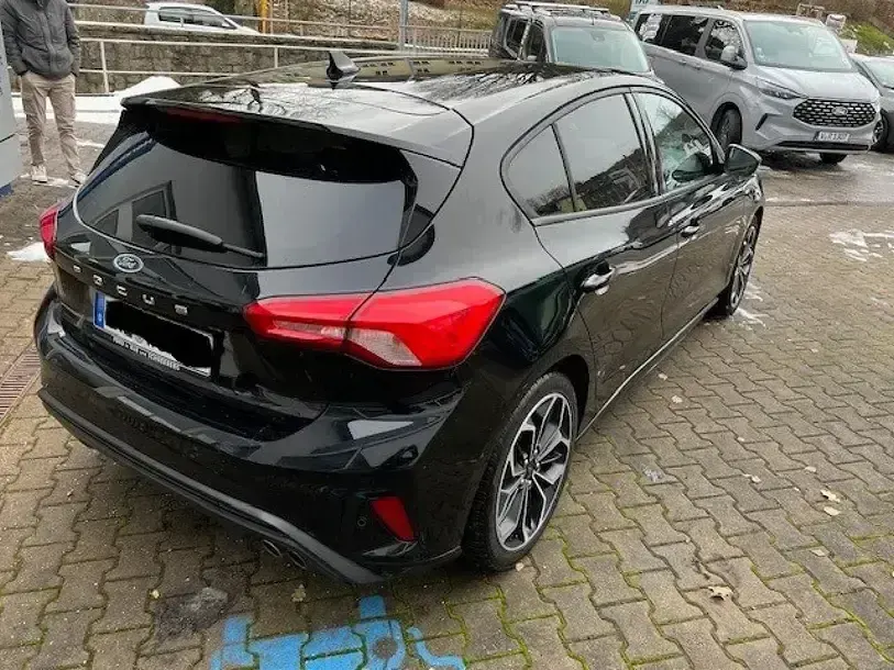 Usado Ford Focus ST-Line 150 CV (110 kW) 2019 Negro Berlina