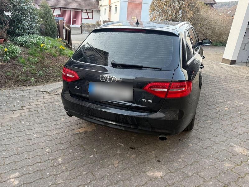 Gebraucht Audi A4 Attraction 170 PS (125 kW) 2014 Schwarz Kombi