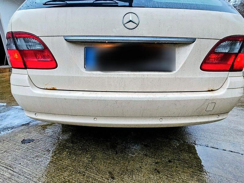 Gebraucht Mercedes E200 Classic 136 PS (100 kW) 2008 Gelb Kombi