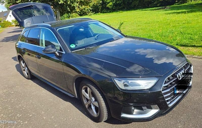 Schwarz Gebraucht 2022 Audi A4 Advanced Kombi | 32.500 € (Teuer) - Bild 1/4