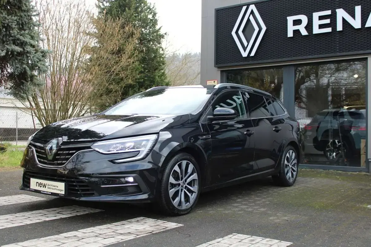 Gebraucht Renault Mégane IV Techno 160 PS (117 kW) 2022 Sternenschwarz Kombi