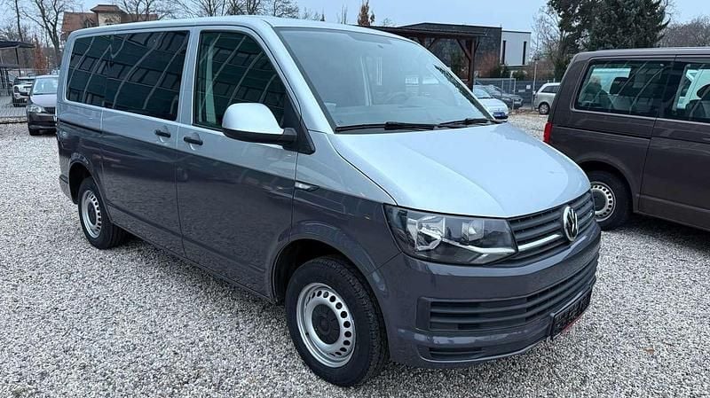 Gebraucht VW Multivan 150 PS (110 kW) 2019 Weiß und grün foliert Van