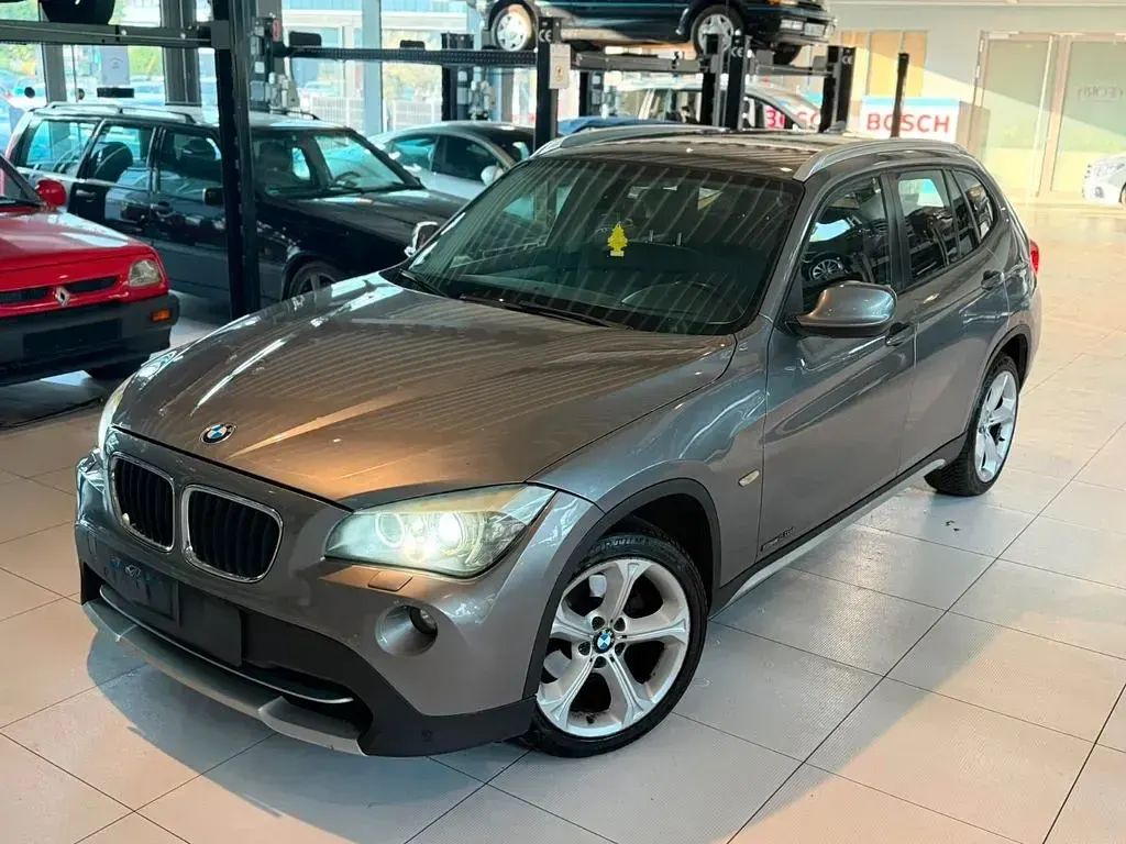 Gebraucht BMW X1 Sport Line 177 PS (130 kW) 2011 Grau SUV