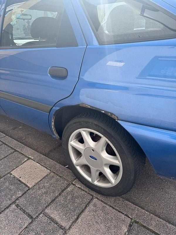 Gebraucht Ford Escort 1999 Blau Kleinwagen
