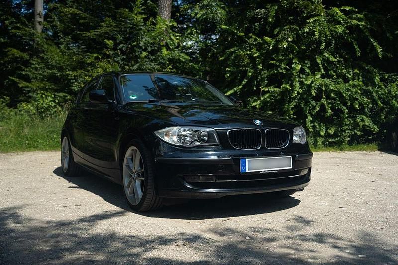 Schwarz Gebraucht 2010 BMW 116 Kleinwagen | 2.500 € (Superpreis) - Bild 1/4