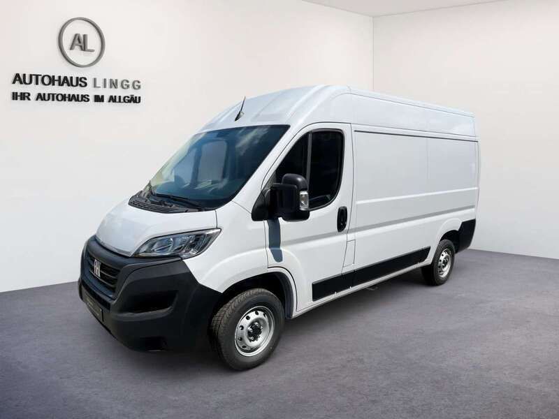Weiss Gebraucht 2023 Fiat Ducato Van | 26.590 € (Guter Preis) - Bild 1/4