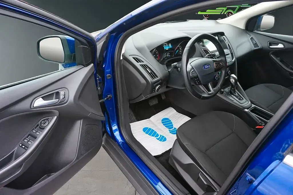 Używany Ford Focus Cool & Connect 150 KM (110 kW) 2018 Niebieski Sedan/Limuzyna