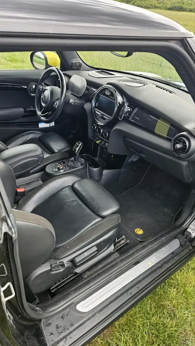 Gebraucht Mini Cooper SE 135 kW (184 PS) 2019 Schwarz Kleinwagen