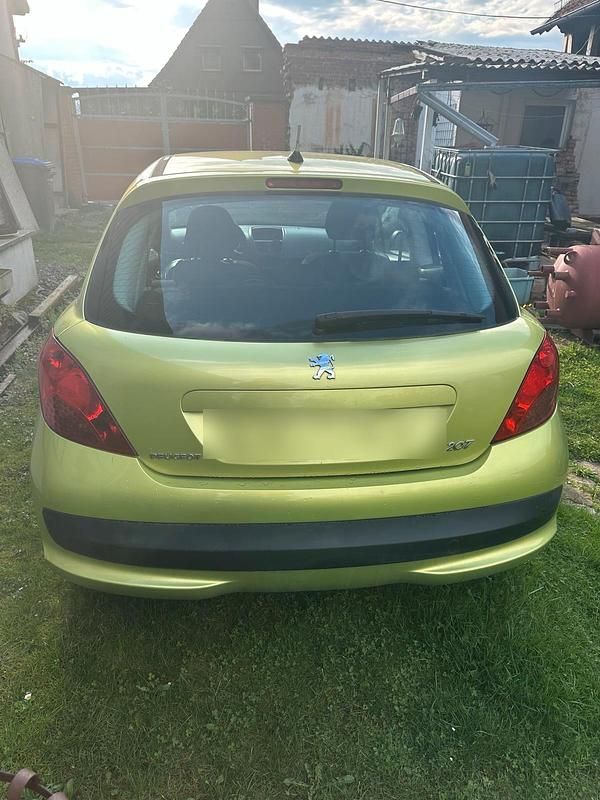 Gelb Gebraucht 2006 Peugeot 207 Limousine | 1.000 € - Bild 1/4