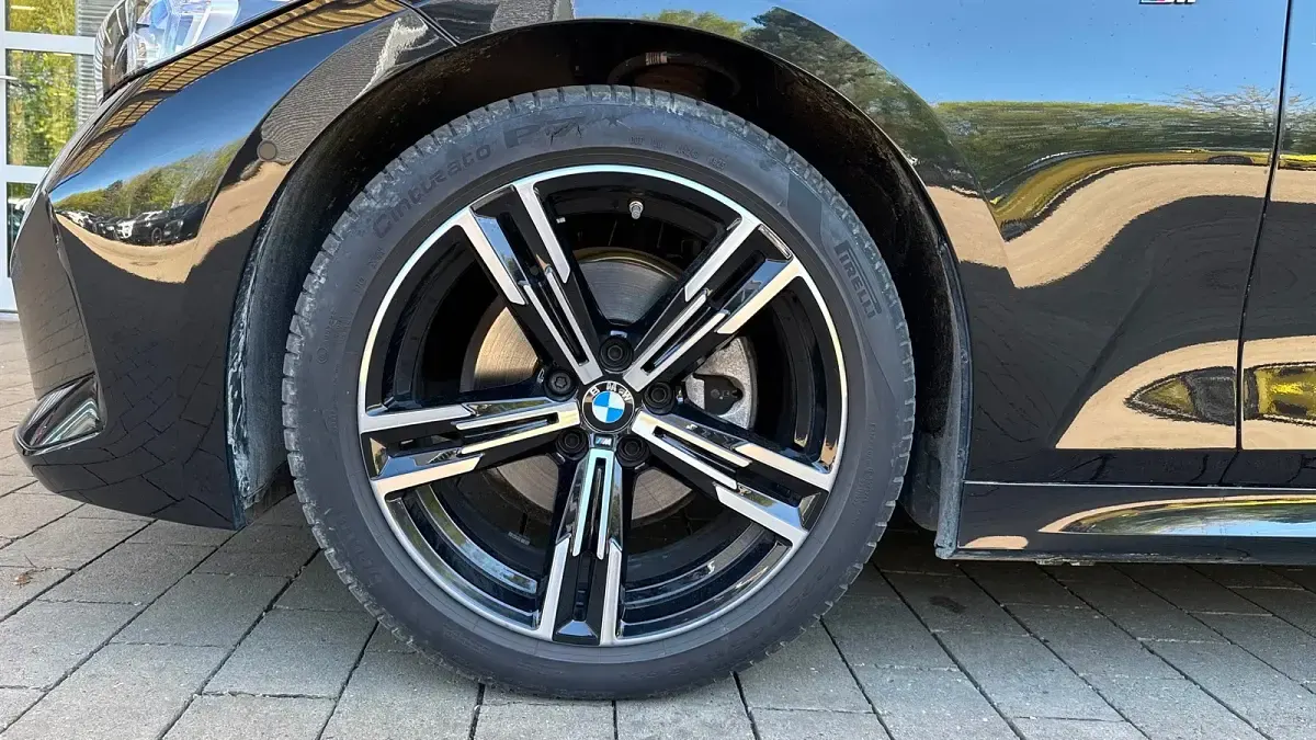 Gebraucht BMW 320 Comfort Edition 184 PS (135 kW) 2025 Saphirschwarz metallic Limousine