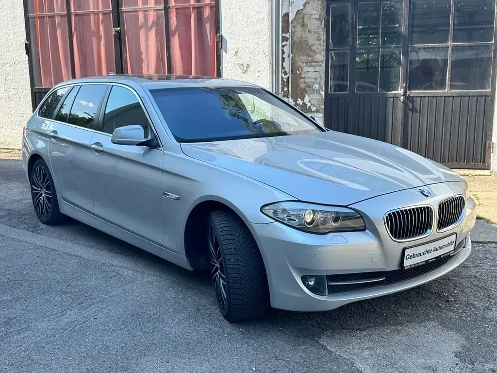 Gebraucht BMW 528 258 PS (189 kW) 2011 Silber Kombi