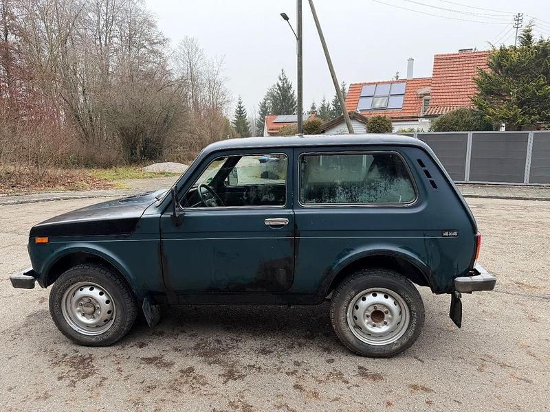 Gebraucht Lada niva 82 PS (60 kW) 2009 Blau SUV