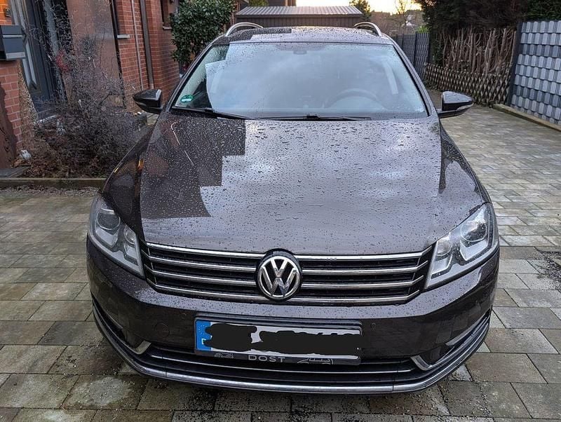 Gebraucht VW Passat Exclusive 160 PS (117 kW) 2012 Braun Kombi