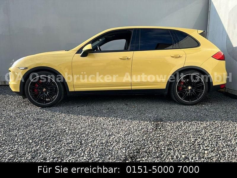 Gebraucht Porsche Cayenne Turbo 500 PS (367 kW) 2011 Gelb SUV
