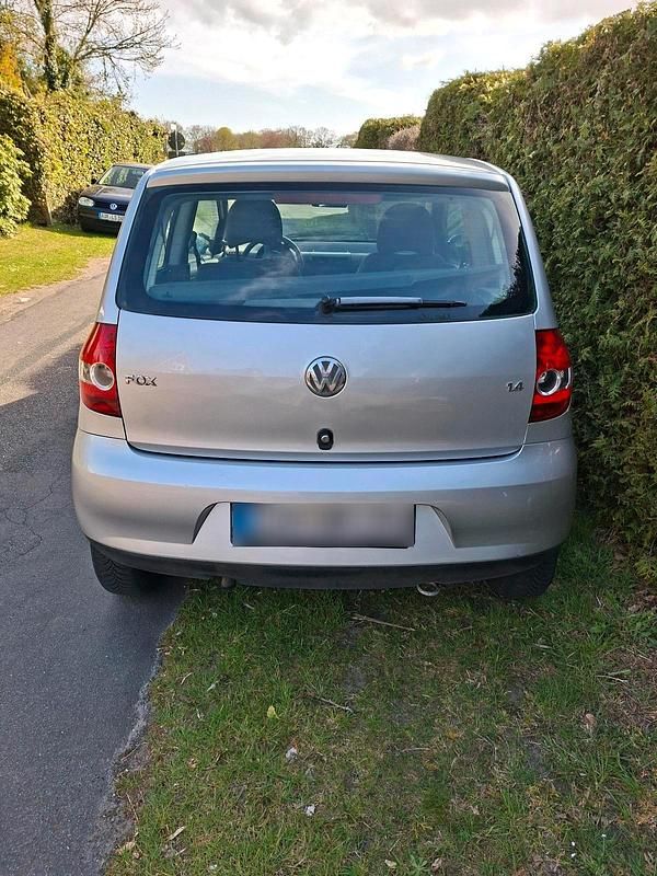 Second-hand VW Fox 75 CP (55 kW) 2004 Argintiu Hatchback