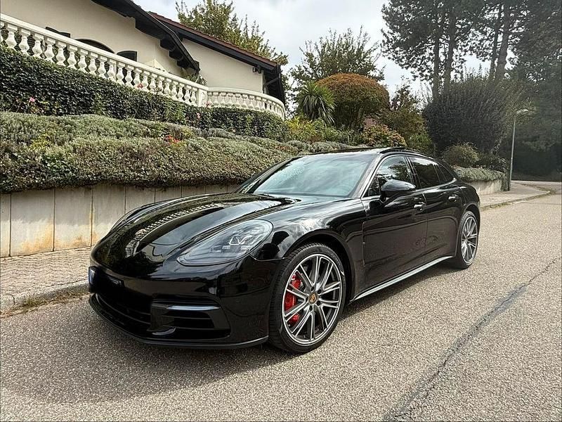 Schwarz Gebraucht 2018 Porsche Panamera Sport Turismo Limousine | 51.900 € (Fairer Preis) - Bild 1/4