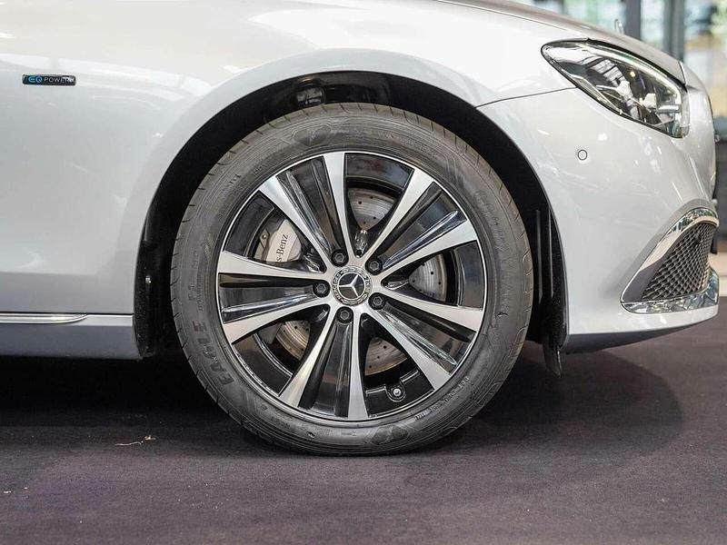 Gebraucht Mercedes E300 Exclusive 211 PS (155 kW) 2021 Hightechsilber Kombi