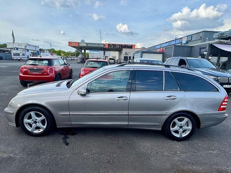Second-hand Mercedes C220 150 CP (110 kW) 2005 Argintiu Break