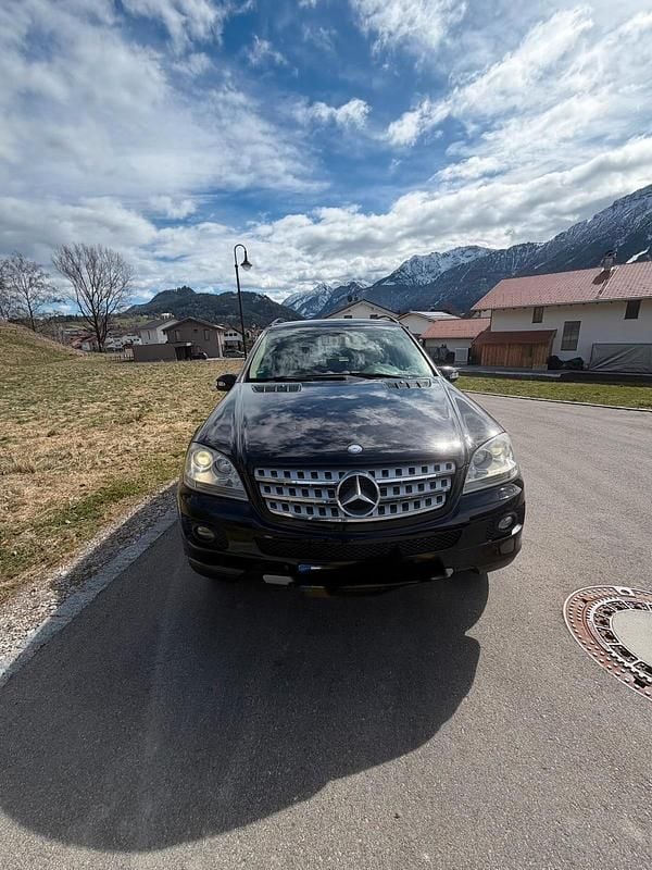 Gebraucht Mercedes 320 224 PS (164 kW) 2007 Schwarz SUV