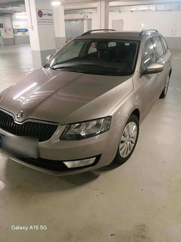 Gold Gebraucht 2014 Skoda Octavia Kombi | 5.800 € (Fairer Preis) - Bild 1/4