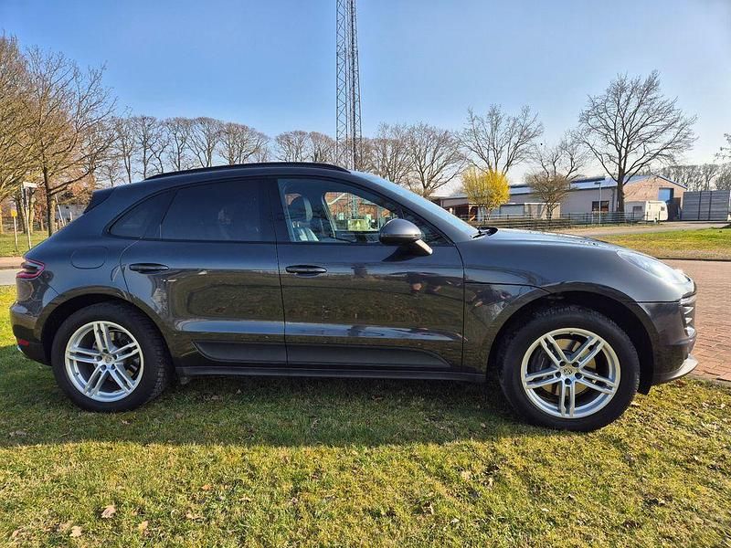 Gebraucht Porsche Macan 252 PS (185 kW) 2018 Grau SUV
