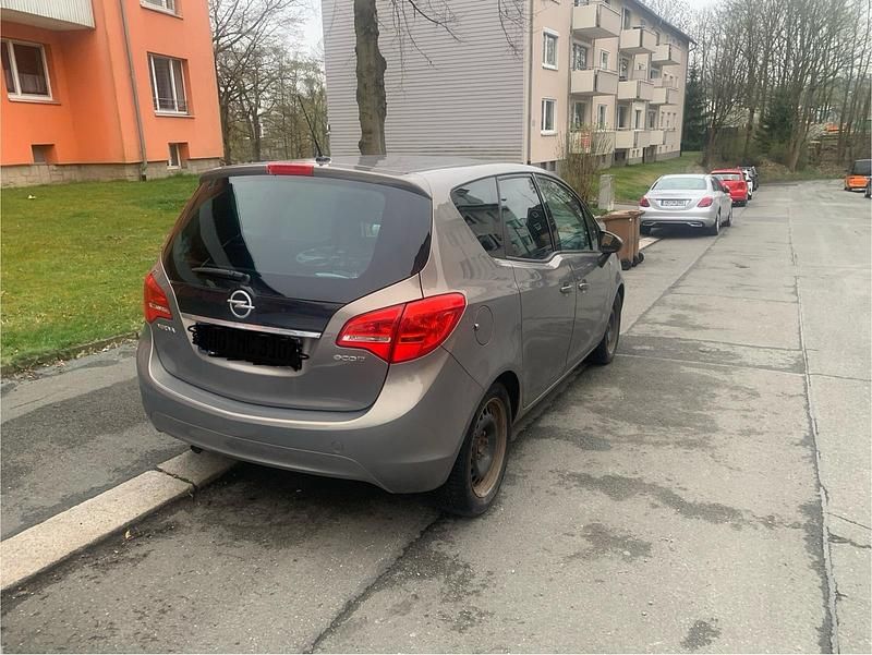 Gebraucht Opel Meriva 100 PS (73 kW) 2013 Braun Van / Kleinbus