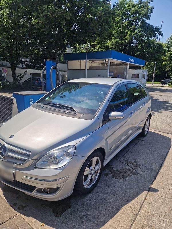Silber Gebraucht 2008 Mercedes B200 Van / Kleinbus | 4.200 € (Guter Preis) - Bild 1/4