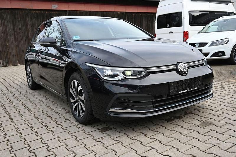 Gebraucht VW Golf VIII Active 150 PS (110 kW) 2022 Schwarz Limousine