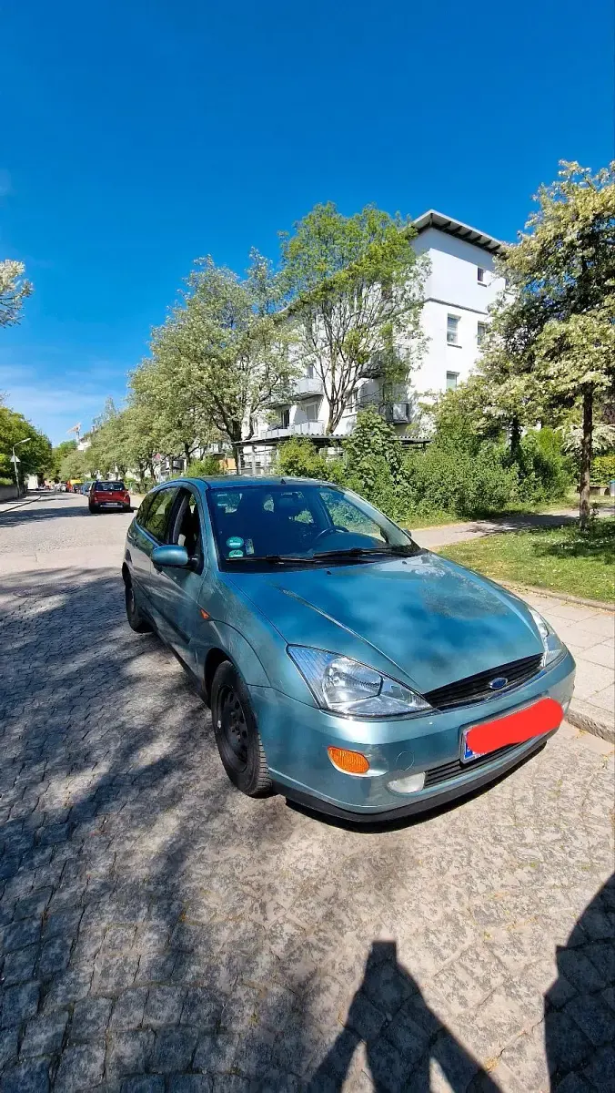 Używany Ford Focus 100 KM (73 kW) 2001 Zielony Sedan/Limuzyna