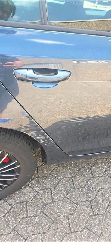 Gebraucht VW Golf VI 122 PS (89 kW) 2010 Blau Kleinwagen