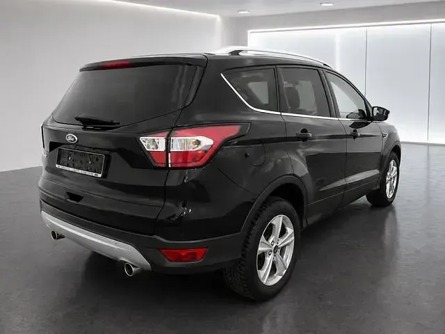 Gebraucht Ford Kuga Titanium 179 PS (131 kW) 2017 Schwarz SUV