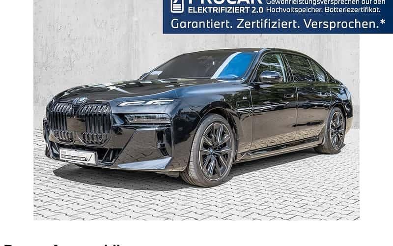 Schwarz Gebraucht 2024 BMW 750e M Sport Limousine | 100.500 € (Etwas zu teuer) - Bild 1/4