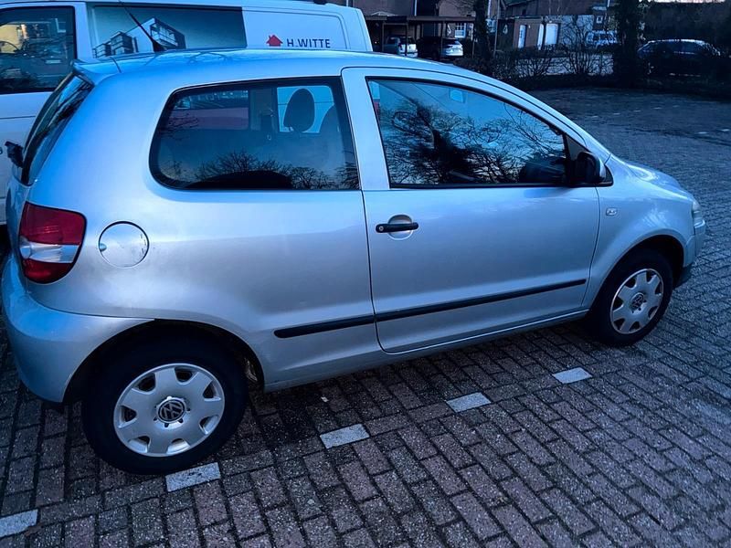 Gebraucht VW Fox 55 PS (40 kW) 2007 Grau Kleinwagen