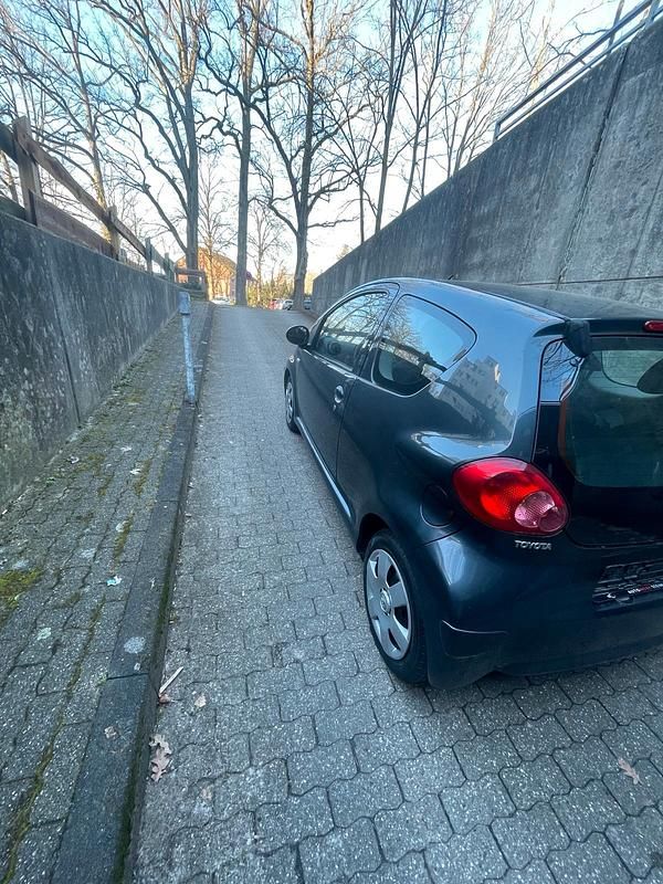 Gebraucht Toyota Aygo 67 PS (49 kW) 2008 Andere farben Kleinwagen