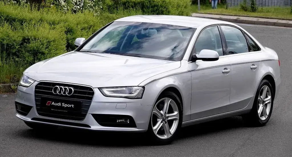 Używany Audi A4 Ambition 150 KM (110 kW) 2013 Srebrny Sedan/Limuzyna