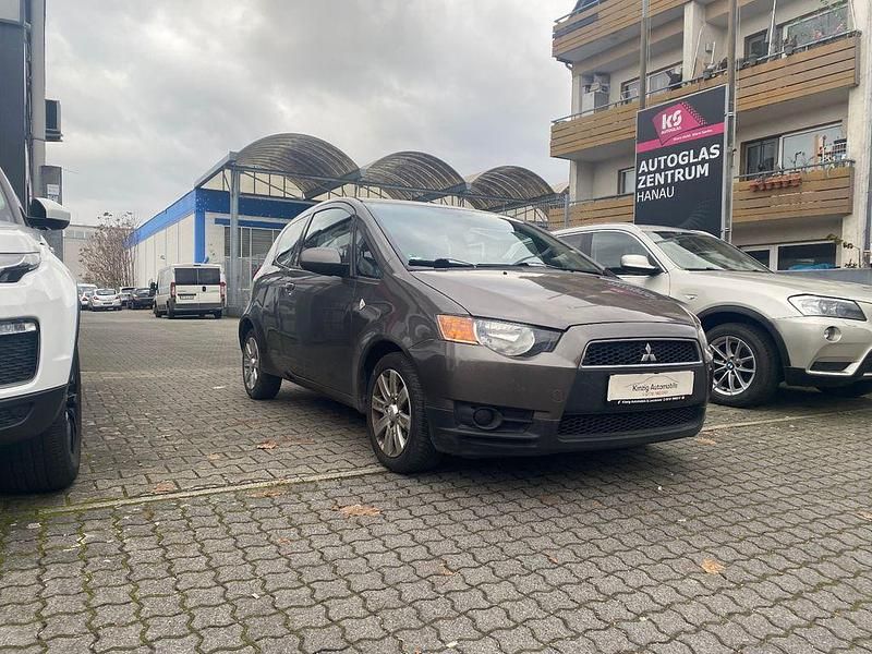 Gebraucht Mitsubishi Colt 75 PS (55 kW) 2011 Braun Kleinwagen