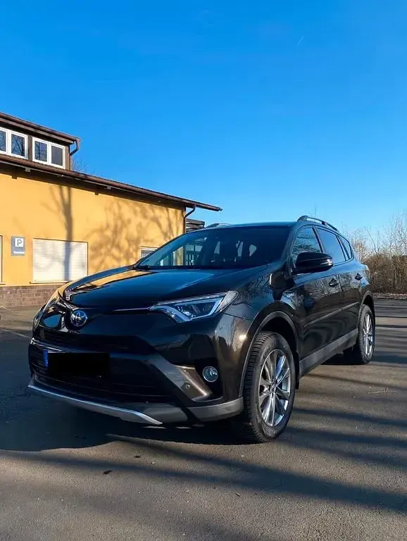 Gebraucht Toyota RAV4 Edition 197 PS (144 kW) 2016 Braun SUV