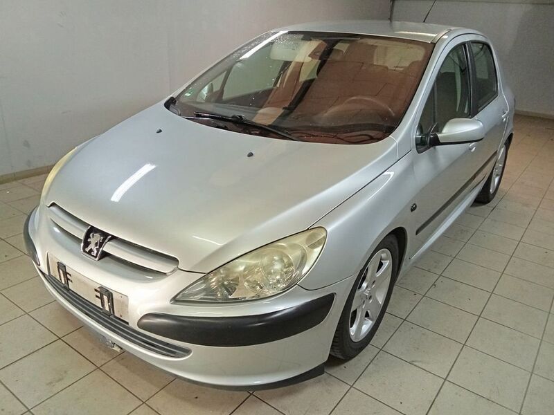 Grau Gebraucht 2003 Peugeot 307 Tendance Limousine | 900 € (Guter Preis) - Bild 1/4