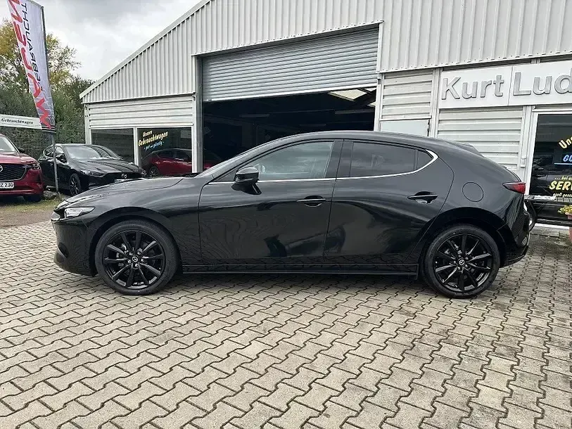 Neu Mazda 3 Homura-Line 140 PS (102 kW) 2025 Jet black Limousine