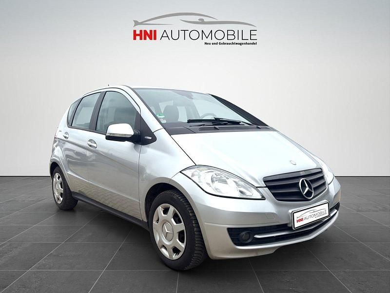 Gebraucht Mercedes A160 95 PS (69 kW) 2012 Silber Kleinwagen