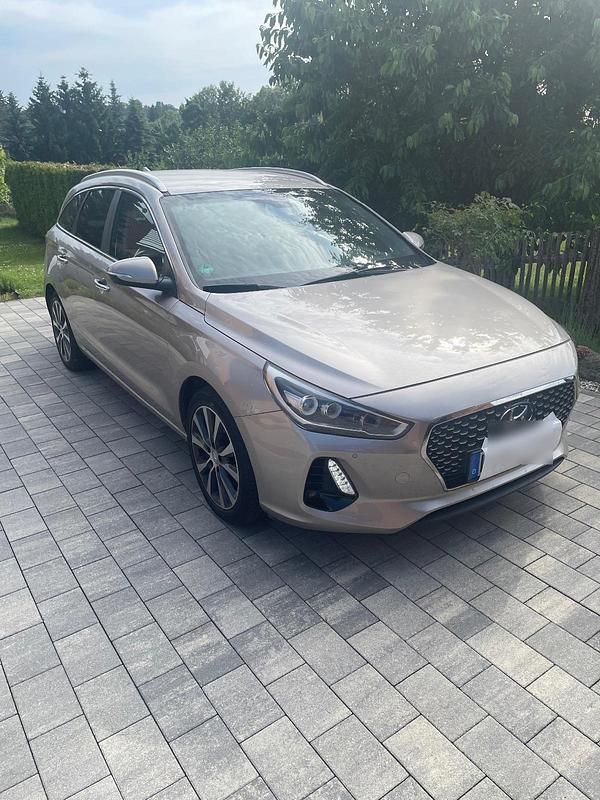 Gebraucht 2017 Hyundai i30 Style Kombi | 15.900 € (Fairer Preis) - Bild 1/4