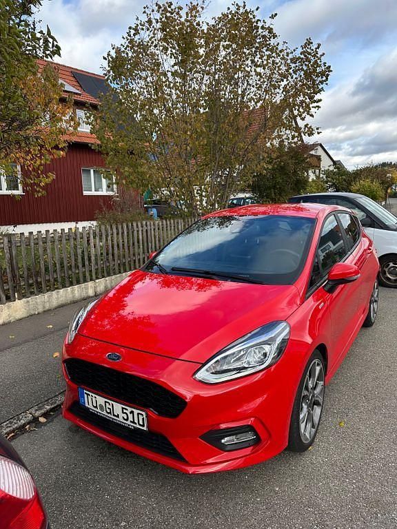 Rot Gebraucht 2018 Ford Fiesta ST-Line Limousine | 11.750 € - Bild 1/4