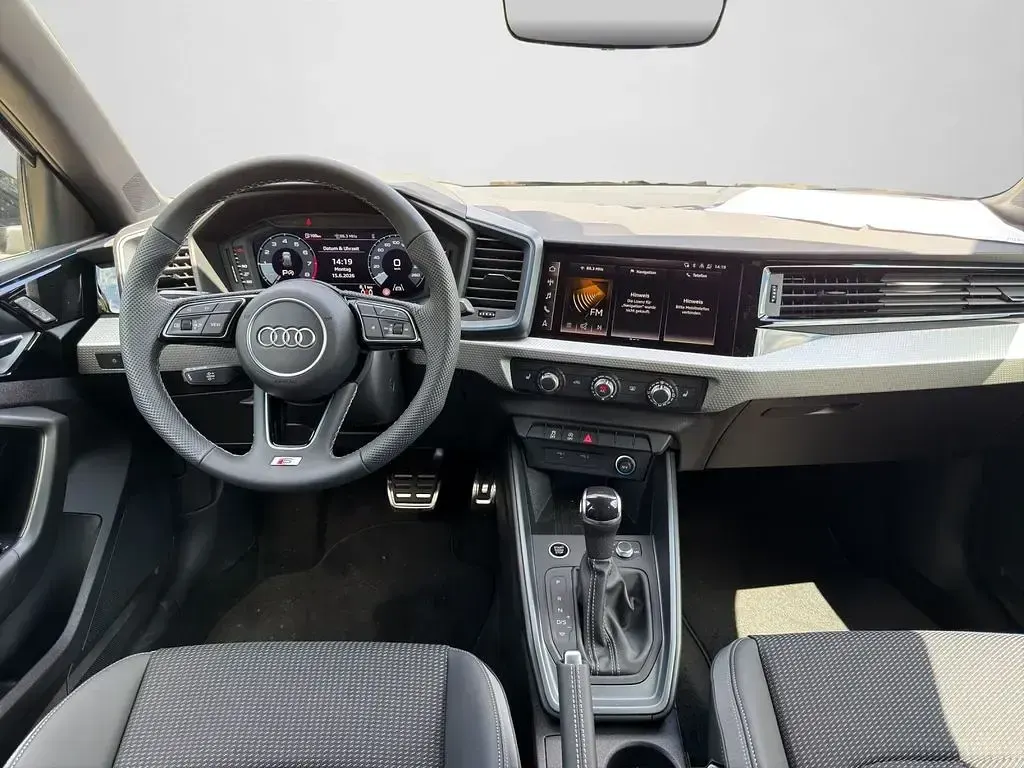 Neu Audi A1 Sport 150 PS (110 kW) 2026 Grau SUV