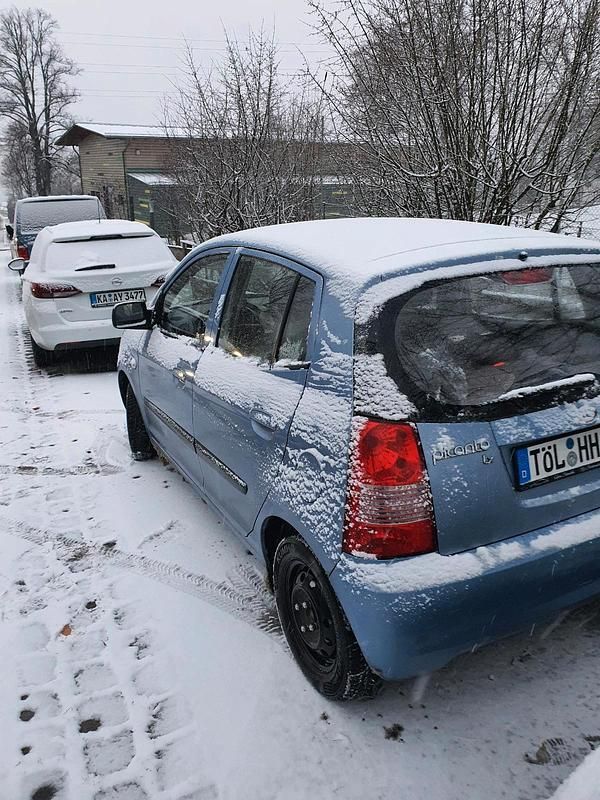 Blau Gebraucht 2005 Kia Picanto Kleinwagen | 700 € - Bild 1/2
