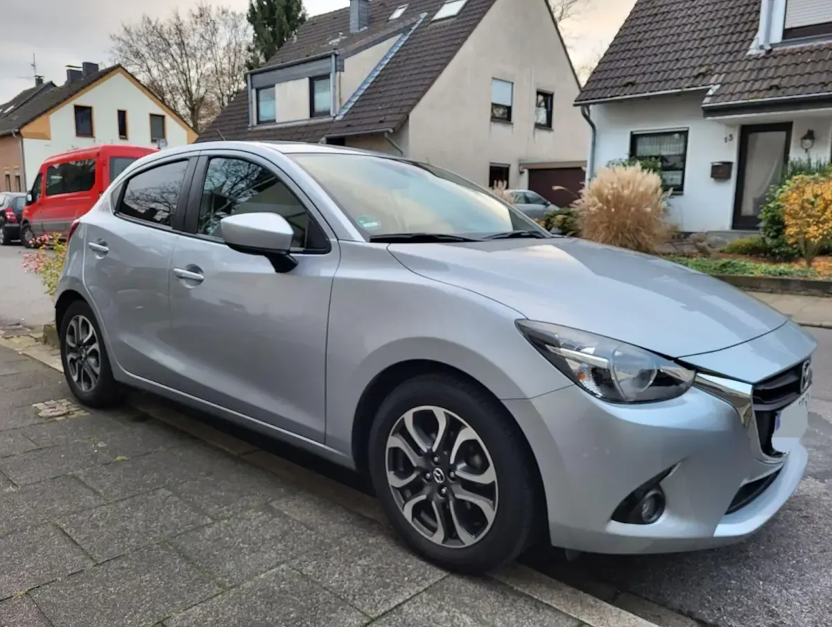 Gebraucht Mazda 2 Exclusive-Line 90 PS (66 kW) 2017 Grau Kleinwagen