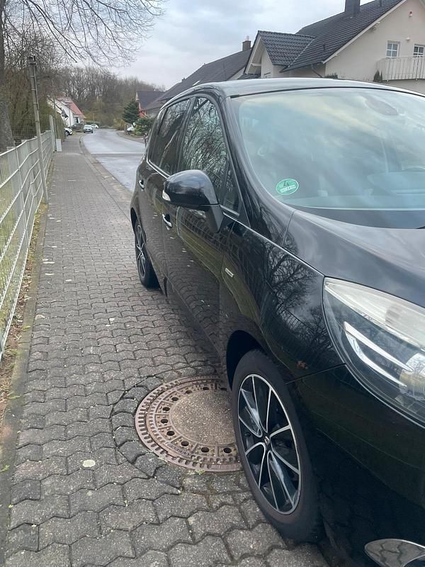 Gebraucht Renault Scénic III Bose Edition 130 PS (95 kW) 2012 Schwarz Van / Kleinbus