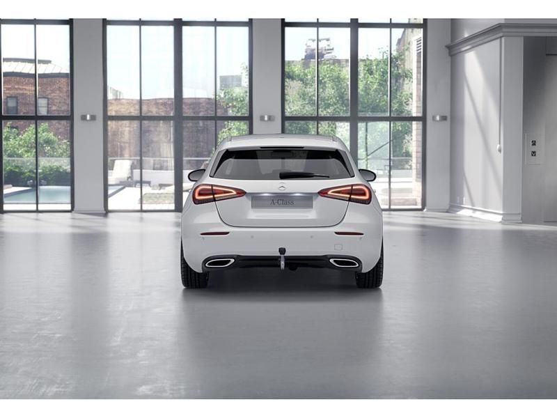 Gebraucht Mercedes A200 Progressive 163 PS (119 kW) 2018 Unilack polarweiß Limousine