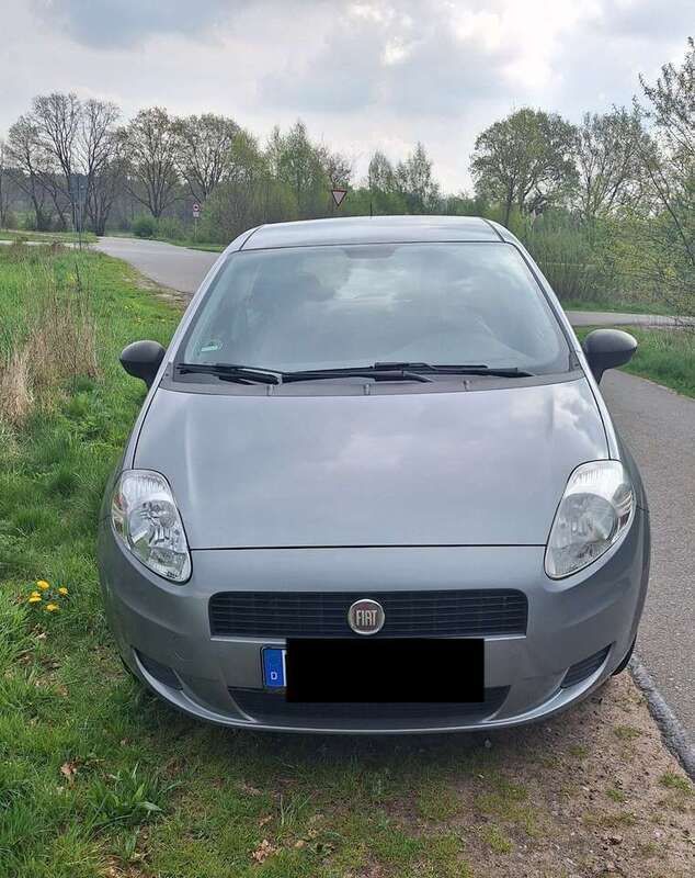 Grau Gebraucht 2012 Fiat Grande Punto Kleinwagen | 4.200 € (Fairer Preis) - Bild 1/4