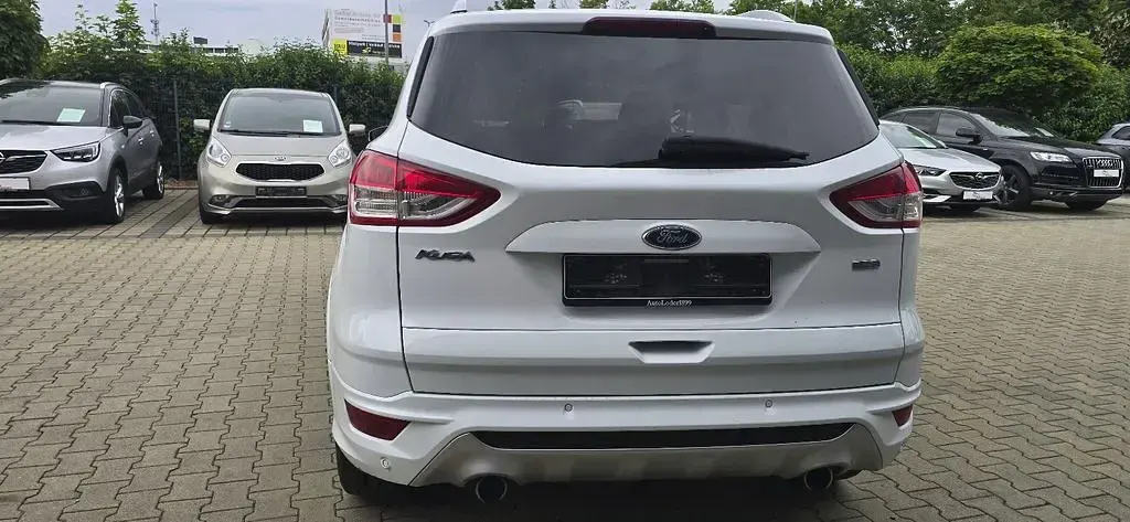 Gebraucht Ford Kuga Individual 150 PS (110 kW) 2016 Weiß SUV