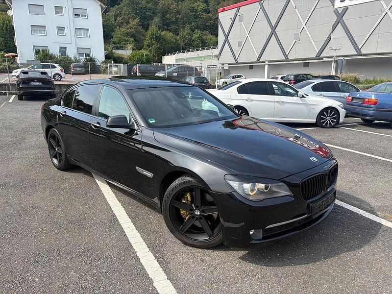 Schwarz Gebraucht 2009 BMW 730 Sport Line Limousine | 8.999 € (Fairer Preis) - Bild 1/4
